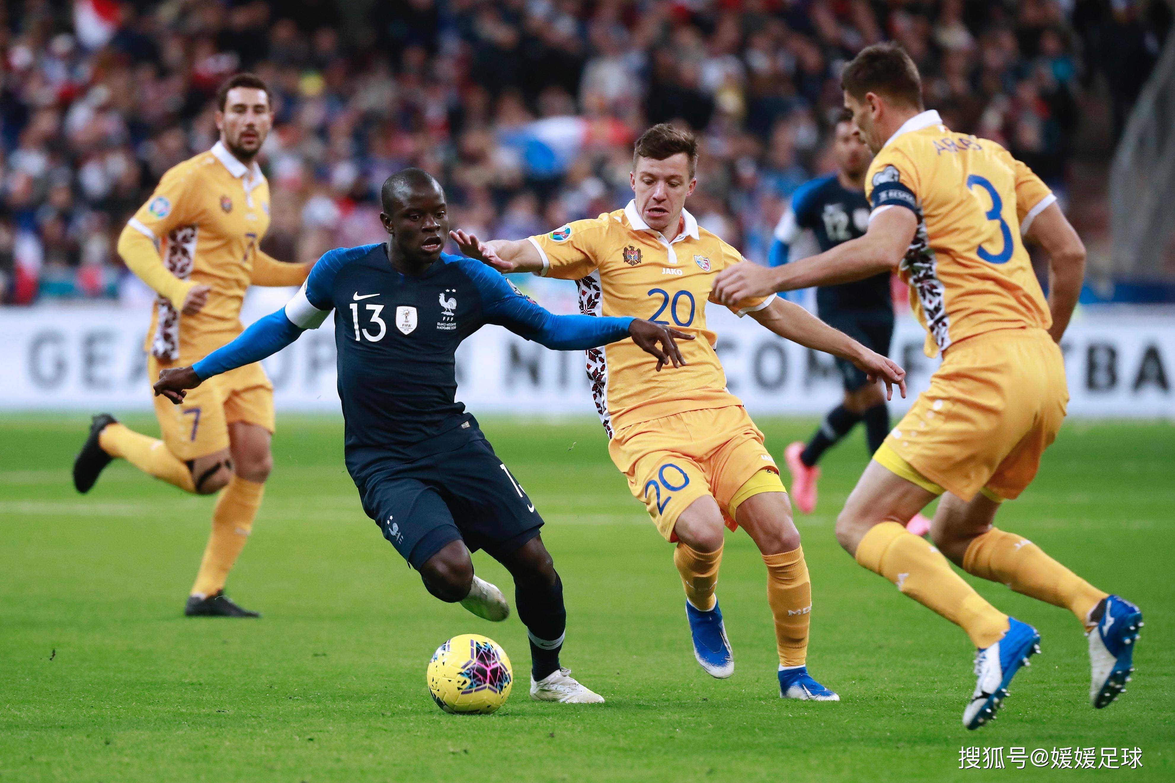 波兰队逆袭胜利，重返淘汰赛赛场