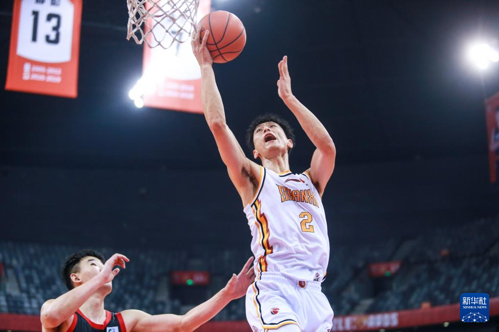 关于深圳马可波罗外援状态飘忽，主教练寻找解决办法的信息