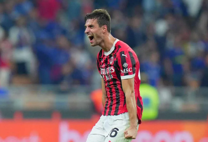 AC米兰防线坚固,让对手束手无策 AC米兰防线坚固,让对手束手无策