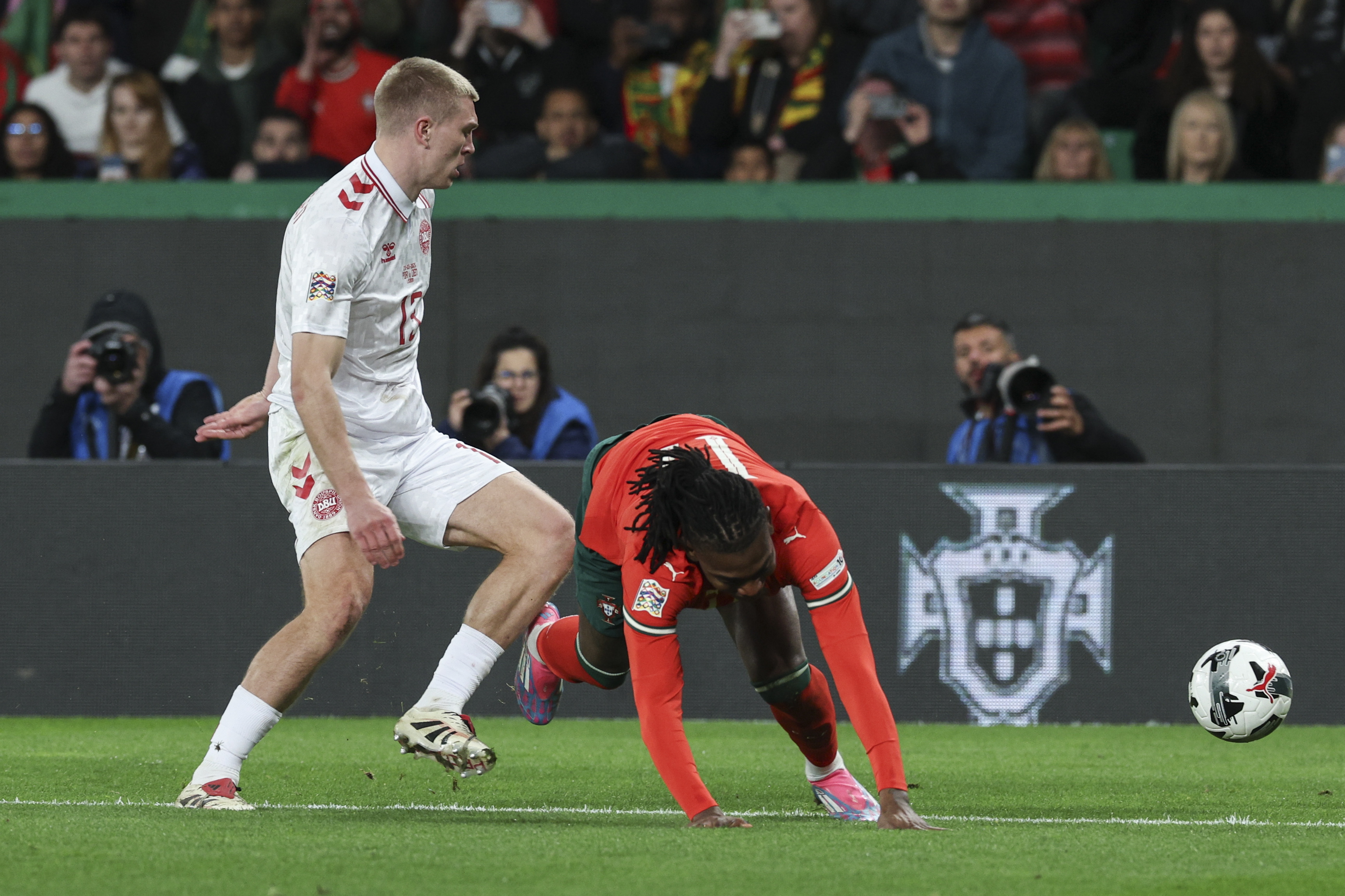 关于欧国联比赛：场面激烈，胜利欲望强烈的信息