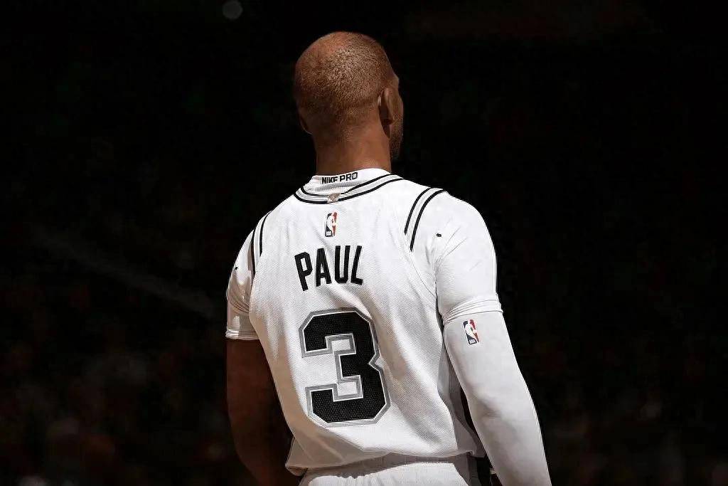 马刺客场逆转掘金，取得惊险胜利