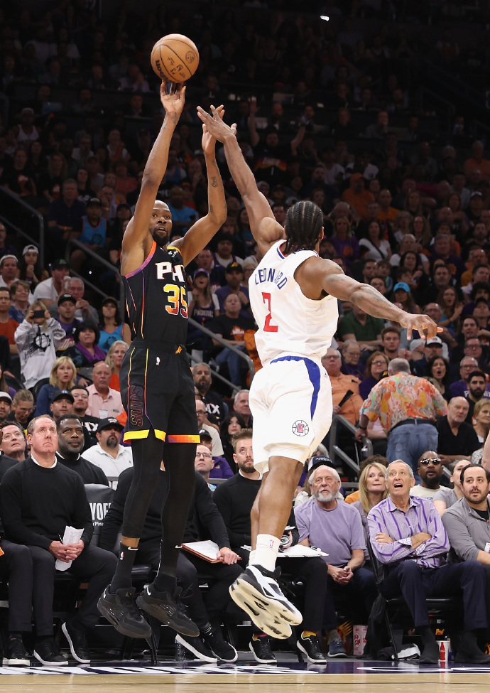 关于太阳主场战胜马刺,艾顿砍下30分的信息 关于太阳主场战胜马刺,艾顿砍下30分的信息