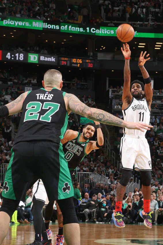 欧文砍下27分篮网险胜纽约尼克斯