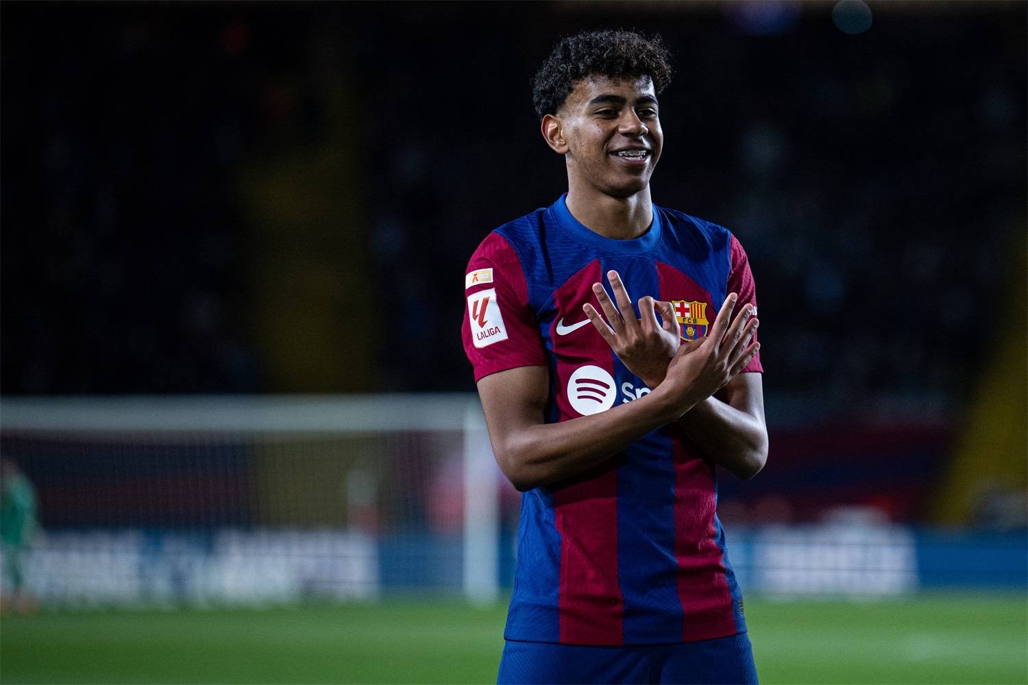 巴萨中场核心遭遇伤病，球队战力受到影响的简单介绍