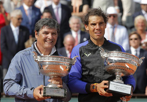 网球名将现场助威火箭